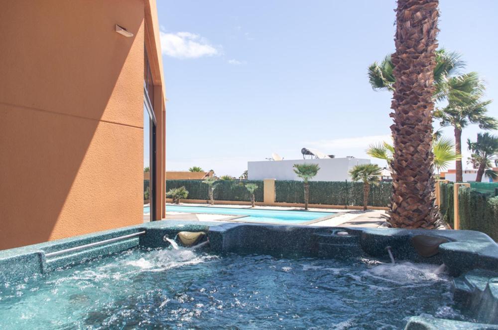 Villa La Marosca - Jacuzzi, Private Pool, 3 Bedrooms 科斯塔卡莱塔 外观 照片